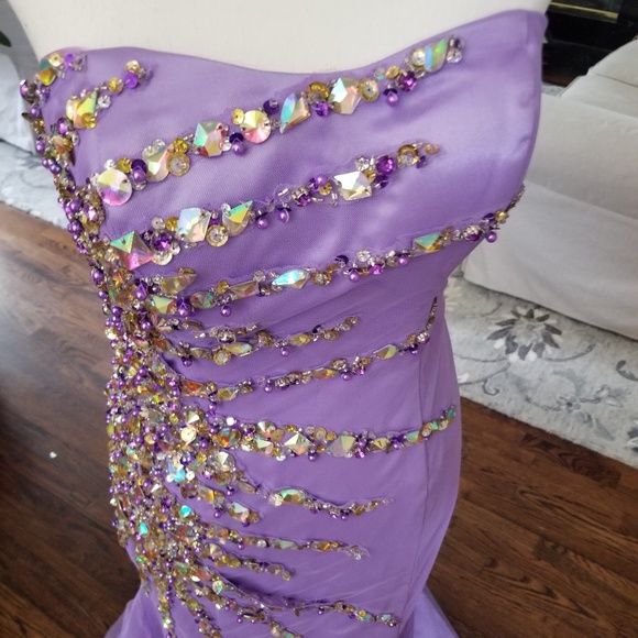 NEW Lavander Beaded Formal Prom Karishma Gown Sz 8 - Picture 3 of 8